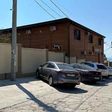 Лилия Hotel Gudauta Luaran gambar